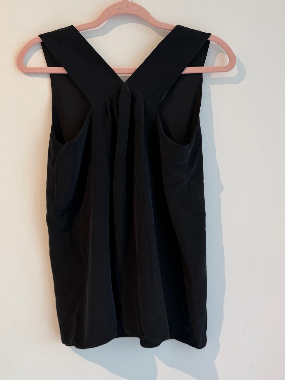 Club Monaco Black Sleeveless V-Back Tank Top - Picture 4 of 5